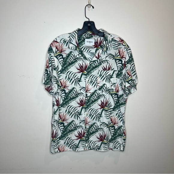 Goodfellow & Co Other - Goodfellow Short Sleeve M Button Up Floral/Tropical Design